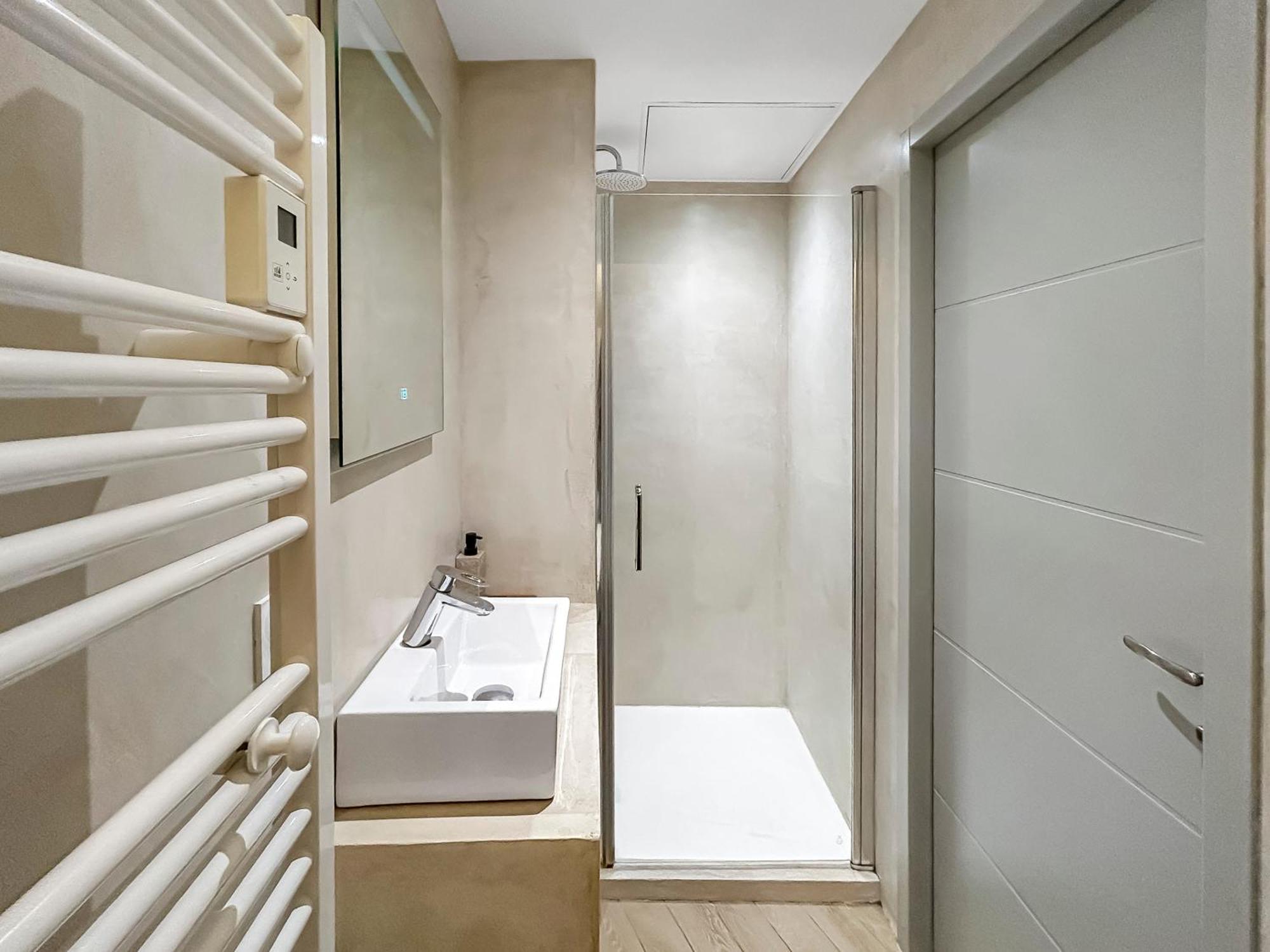 Hebergements Modernes & Cosy A Arles T3 Et T2 Elegants Exterior photo